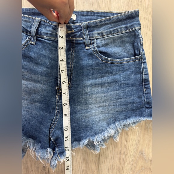Kan can Denim Frayed Hem Women's Shorts - Picture 3 of 8